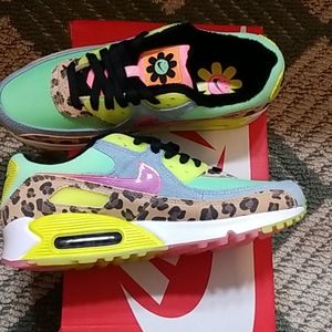 Nike Leopard Accent Athletic Sneakers  Size 9